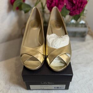 Cole Haan Women's Air Elly Criss Cross slip in sandal. Gold Metallic Size 9.5B